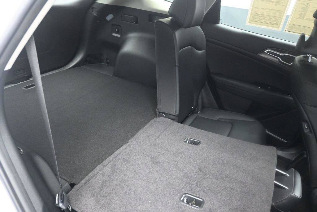Used 2025 Kia Sportage EX FWD image 24