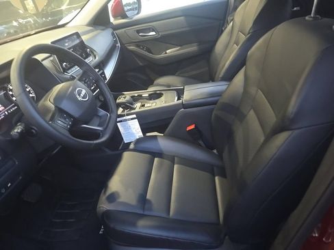 Certified 2025 Nissan Rogue SV w/ SV Premium Package FWD image 12