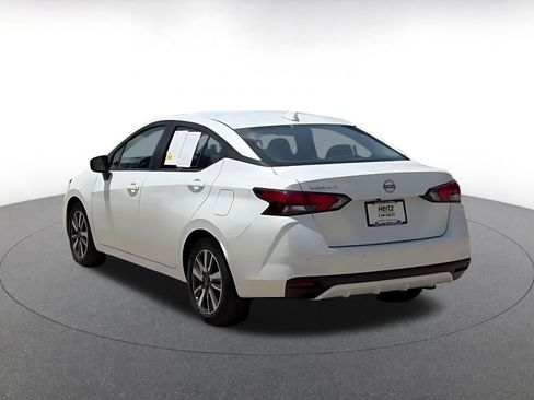 Used 2025 Nissan Versa SV FWD image 11