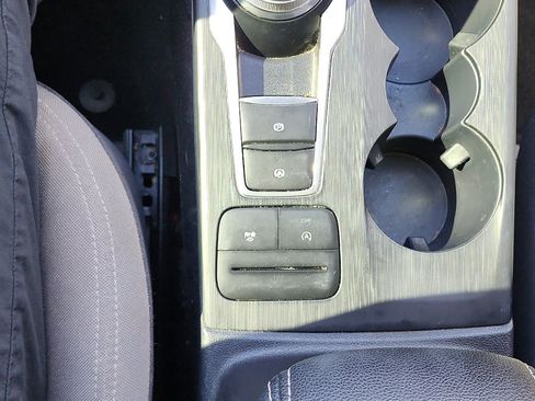 Used 2021 Ford Escape SE w/ SE Sport Appearance Package image 26