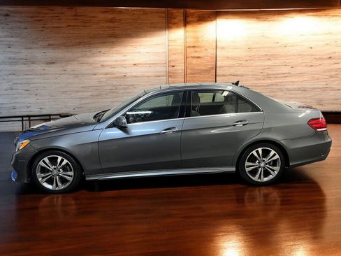 Used 2016 Mercedes-Benz E 350 4MATIC Sedan image 4