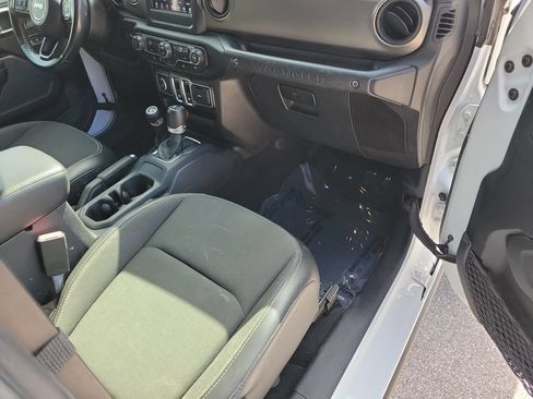 Used 2021 Jeep Wrangler Sport AWD/4WD image 18