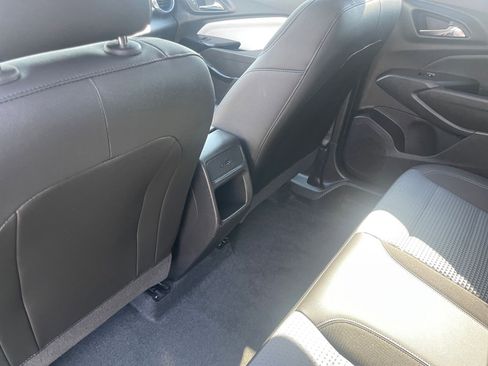 Used 2025 Chevrolet Trax LT w/ LT Convenience Package image 23