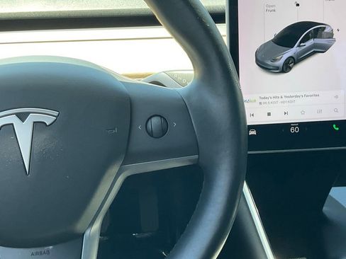 Used 2019 Tesla Model 3 Mid Range RWD image 32