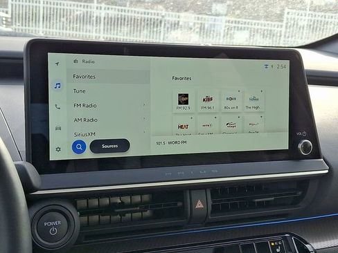 Used 2024 Toyota Prius XLE image 18