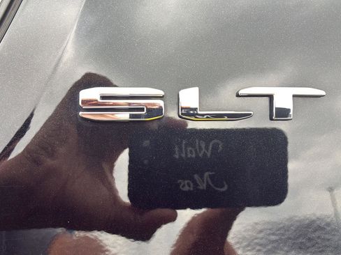 Used 2023 GMC Acadia SLT AWD/4WD image 27