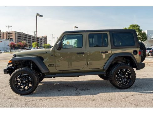 Used 2025 Jeep Wrangler Unlimited Sport AWD/4WD image 5