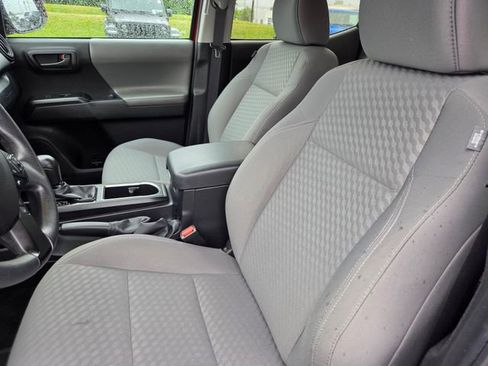Used 2022 Toyota Tacoma SR AWD/4WD image 13