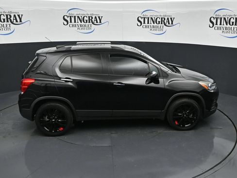 Used 2019 Chevrolet Trax LT w/ Sun & Sound Package AWD/4WD image 25