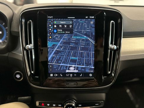 Used 2025 Volvo XC40 B5 Core image 21