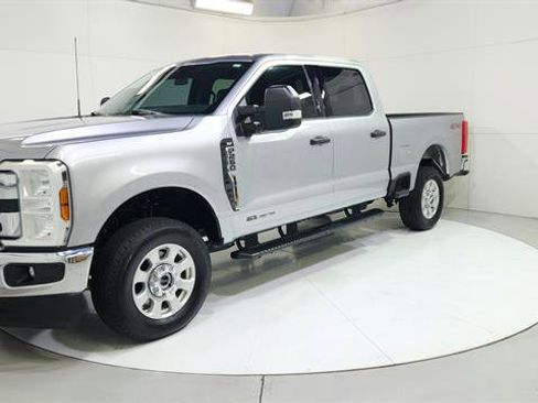 Used 2024 Ford F250 XLT image 3