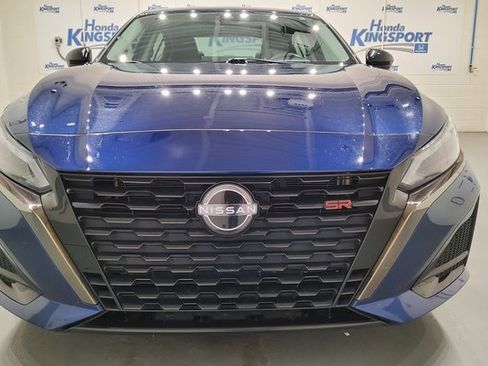 Used 2023 Nissan Altima 2.5 SR w/ SR Premium Package image 12