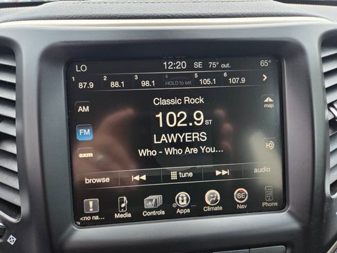 Used 2015 Jeep Cherokee Limited w/ Technology Group AWD/4WD image 21