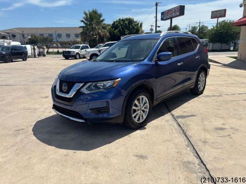 Used 2020 Nissan Rogue SV FWD image 3