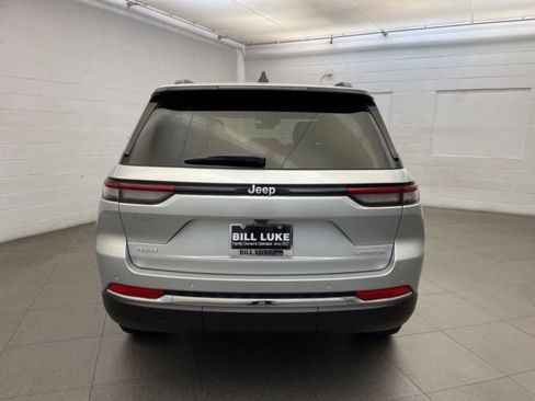 New 2025 Jeep Grand Cherokee Laredo X w/ Trailer Tow Package image 4