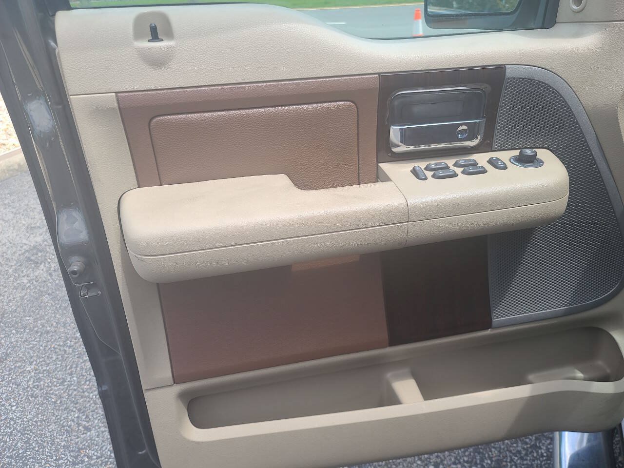 Used 2007 Ford F150 King Ranch AWD/4WD image 26