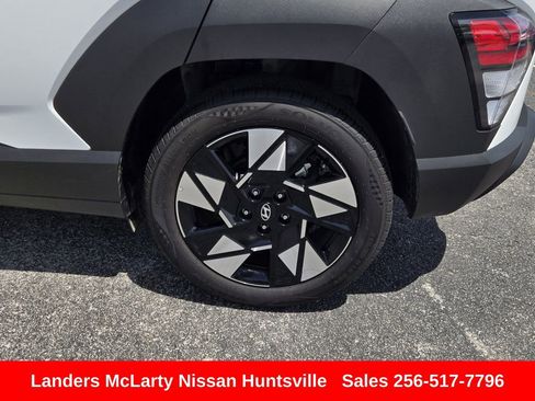 Used 2025 Hyundai Kona SEL FWD image 12