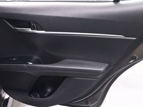 Used 2019 Toyota Camry LE image 17