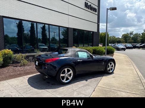 Used 2007 Pontiac Solstice Convertible w/ Premium Package RWD image 6