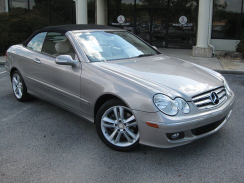 Used 2008 Mercedes-Benz CLK 350 Cabriolet image 2