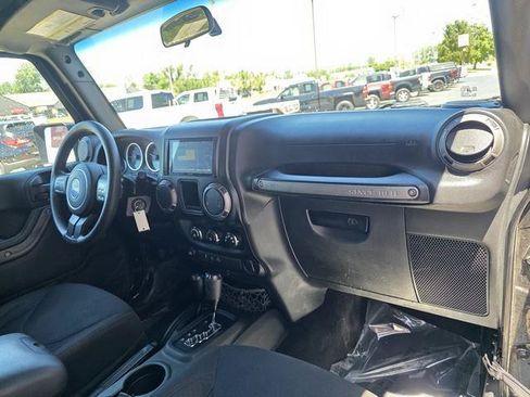 Used 2015 Jeep Wrangler Sport AWD/4WD image 17