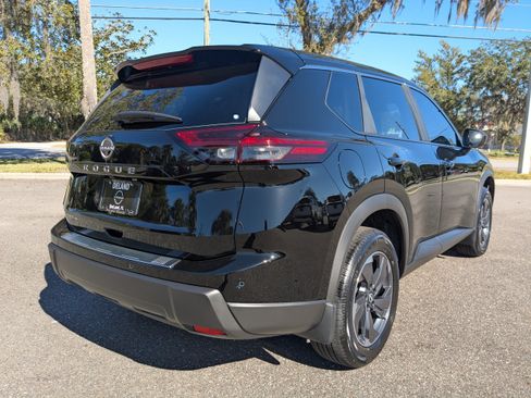 New 2026 Nissan Rogue SV image 4