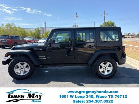 Used 2018 Jeep Wrangler Unlimited Sport w/ Connectivity Group AWD/4WD image 7