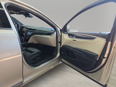 Used 2014 Cadillac XTS Platinum image 18