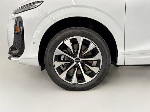 New 2026 Audi Q3 quattro 2.0T AWD/4WD image 24