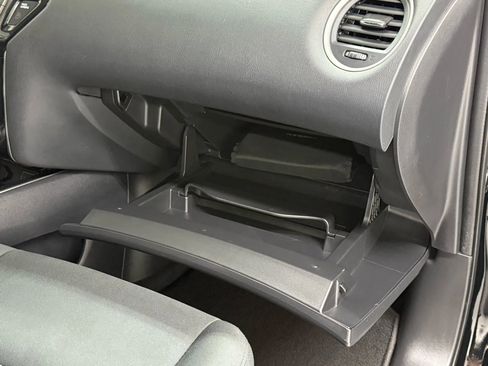 Used 2020 Nissan Pathfinder SV image 24