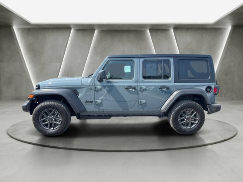 Used 2026 Jeep Wrangler Unlimited Sport AWD/4WD image 4