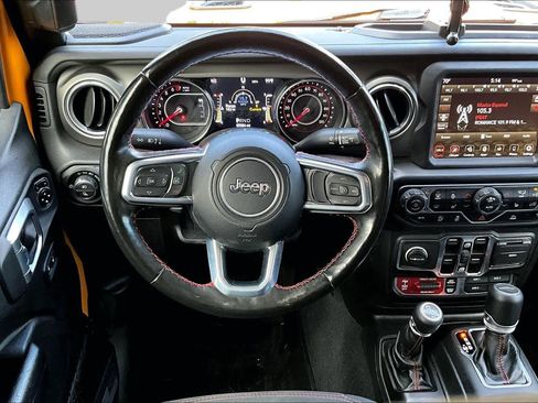 Used 2021 Jeep Gladiator Rubicon AWD/4WD image 6