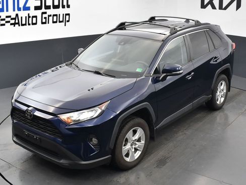 Used 2021 Toyota RAV4 XLE w/ Convenience Package image 9