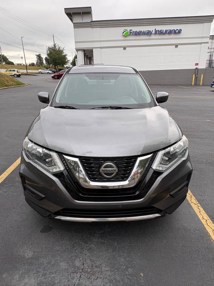 Used 2018 Nissan Rogue S FWD image 2