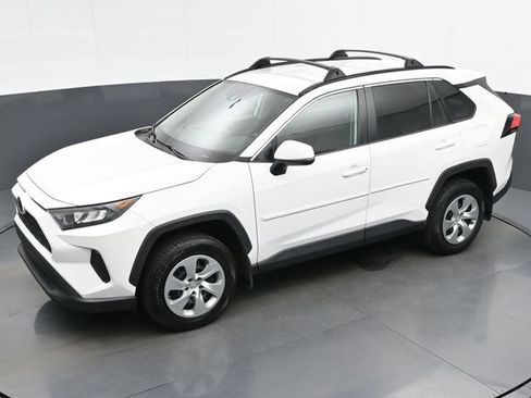 Used 2021 Toyota RAV4 LE w/ Carpet Mat Package (TMS) AWD/4WD image 46