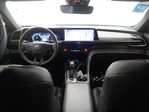 Used 2025 Toyota Crown XLE image 15