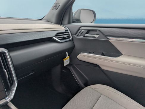 New 2026 GMC Acadia Elevation image 31