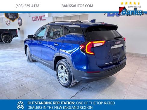 Certified 2022 GMC Terrain SLE w/ Driver Convenience Package image 6