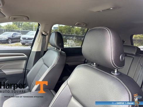Used 2023 Volkswagen Atlas SE w/ Black Wheel Package FWD image 12