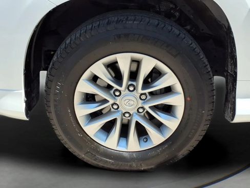 Used 2019 Lexus GX 460 Premium w/ Premium Package AWD/4WD image 9