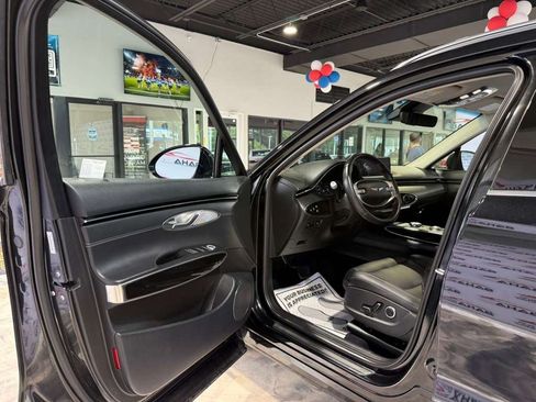 Used 2025 Genesis GV70 2.5T AWD/4WD image 24