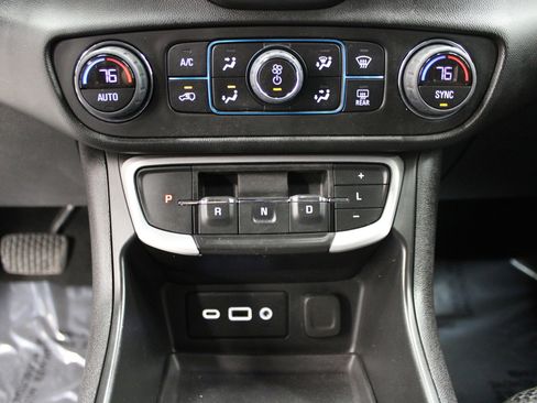 Used 2022 GMC Terrain SLE w/ Driver Convenience Package image 29