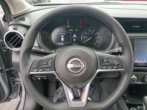 Used 2023 Nissan Kicks SV image 15