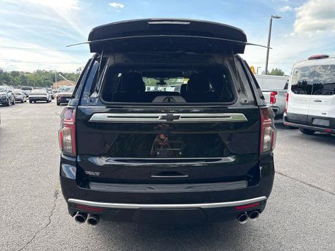 Used 2022 Chevrolet Suburban High Country AWD/4WD image 7