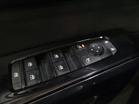 Used 2022 Nissan Pathfinder S AWD/4WD image 27