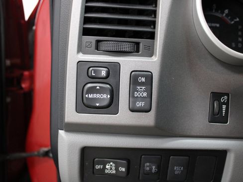 Used 2012 Toyota Tundra 4x4 Double Cab image 33