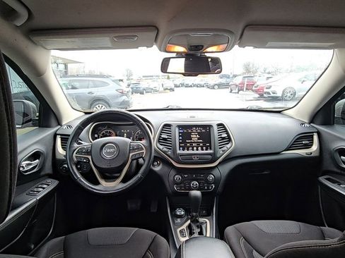 Certified 2016 Jeep Cherokee Latitude w/ Comfort/Convenience Group image 21