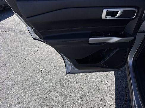 Used 2023 Ford Explorer XLT image 21
