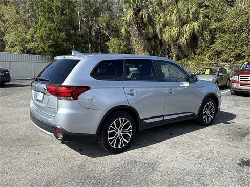 Used 2017 Mitsubishi Outlander SEL image 44