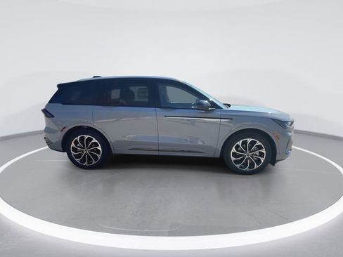 New 2026 Lincoln Nautilus Reserve image 9